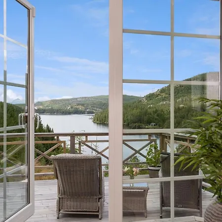 Holiday home Panorama With Jacuzzi Lona